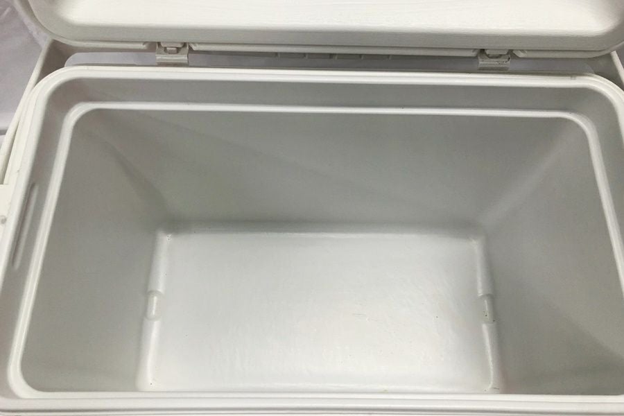 送料無料】◇Coleman コールマン クーラーボックス 6277/6278 26L ホワイト